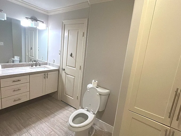 11007 Hillcroft Ave — Photo 18