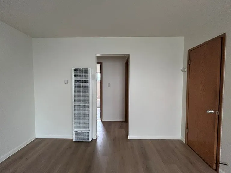 939 Lexington Ave — Photo 6