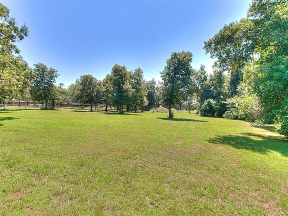 2nd image of 10317 Cottonwood Dr #2