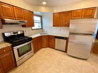 2001 Foreman Pl, Merrick, NY 11566