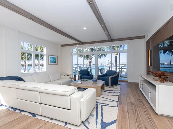 184 Lake Drive #3201, Palm Beach Shores, FL 33404