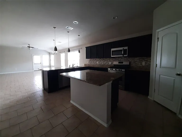 23614 Water Hickory Dr — Photo 7