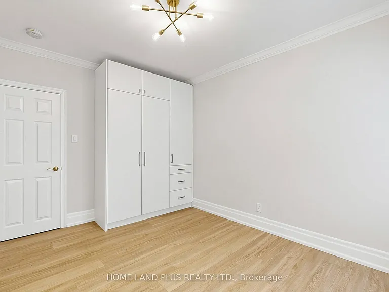 919 Avenue Rd #3 — Photo 23