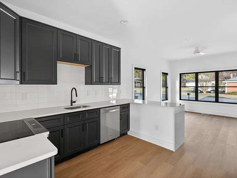 2203 Tampa Ave #A — Photo 1