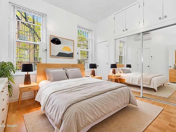 3rd image of 391 West St #2