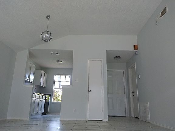 2nd image of 1401 Woodfern Dr