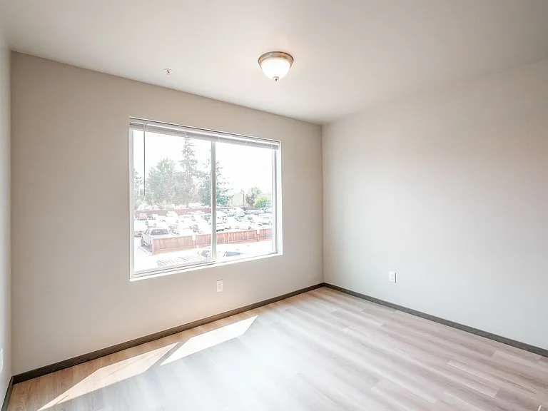 4 Corners Apartments — Photo 13