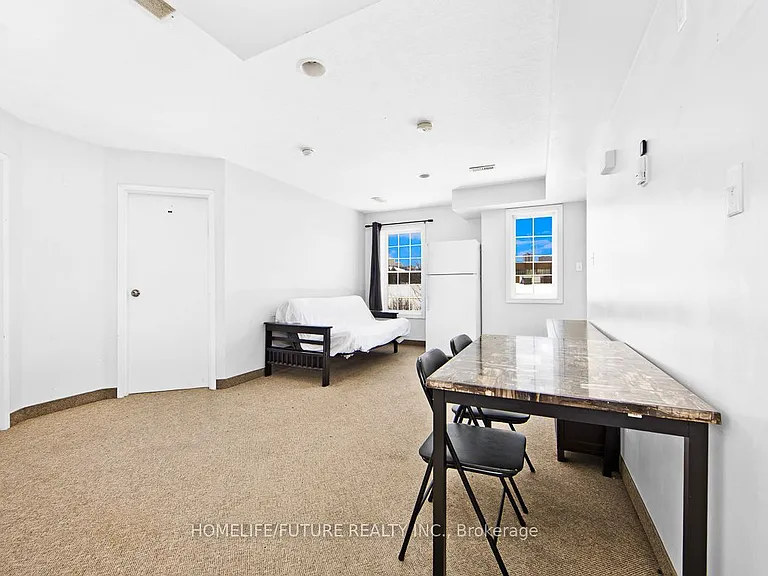 327 Spruce St #A — Photo 6