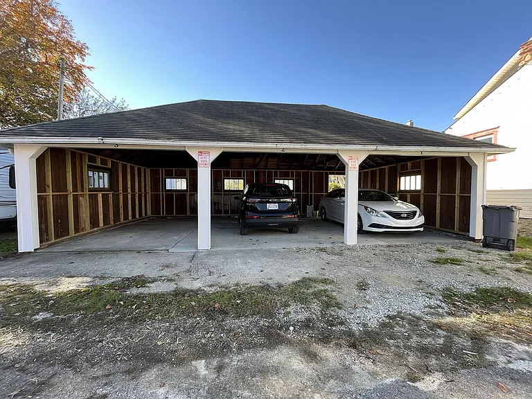 209 E Main St — Photo 9