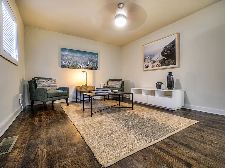 1095 Alta Ave NE #3 — Photo 5