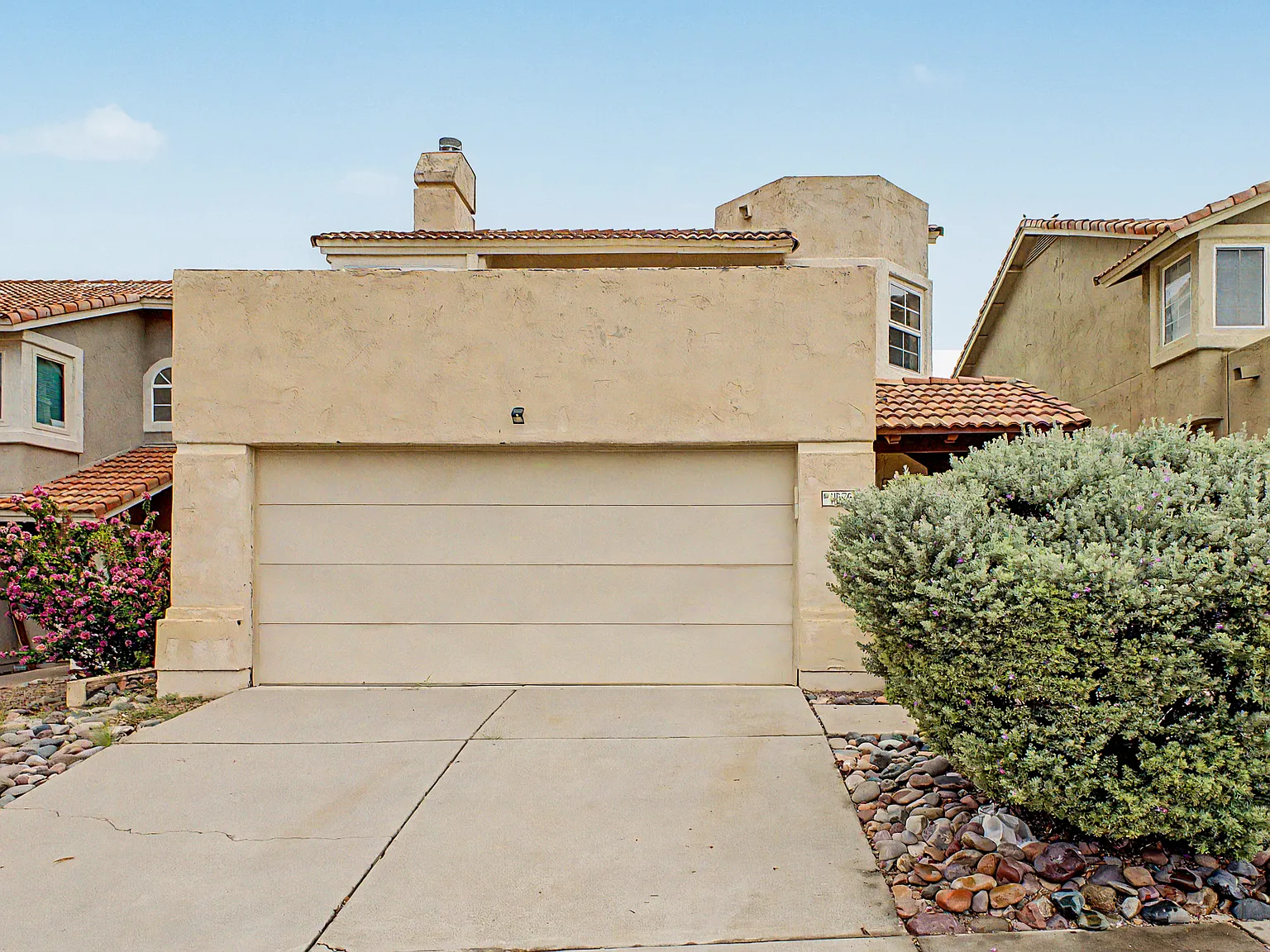 3 bed, 1704 sqft, $2,200 — Photo 2