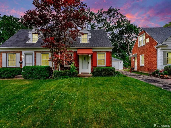 11 Bennington Ln, Dearborn, MI 48120