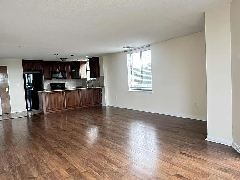 65 Valley St #5A — Photo 2