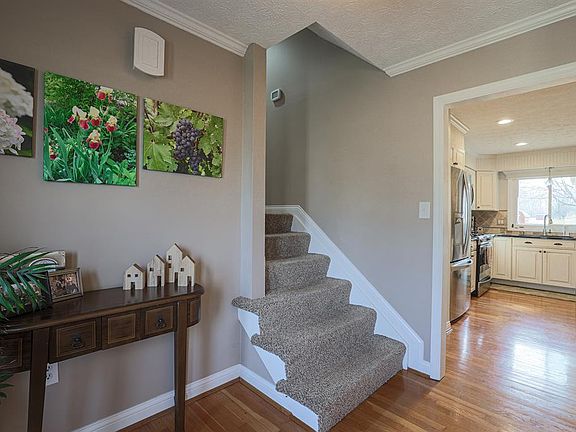 4th image of 8168 Lakeshore Dr