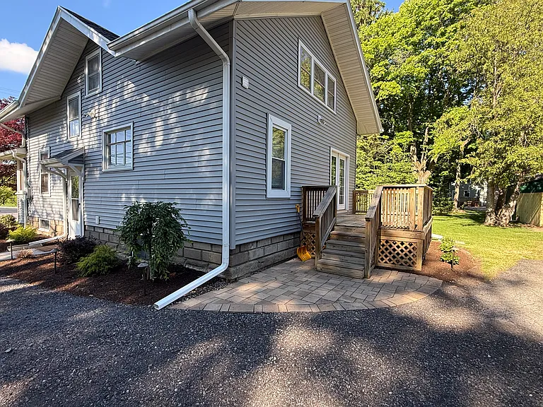 681 Whitney Rd W — Photo 18