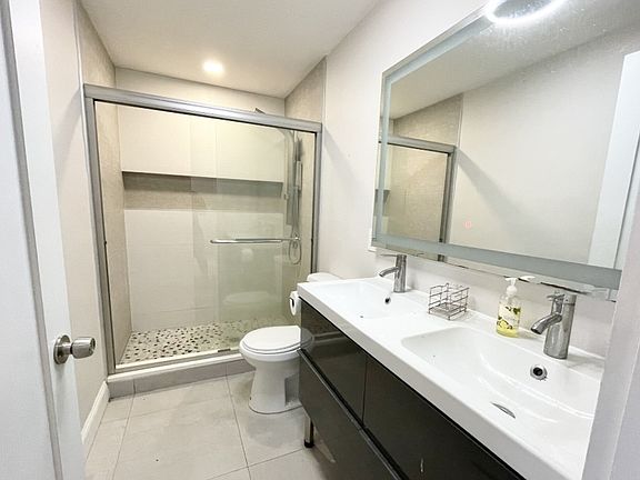 5th image of 113 Hillside St #3