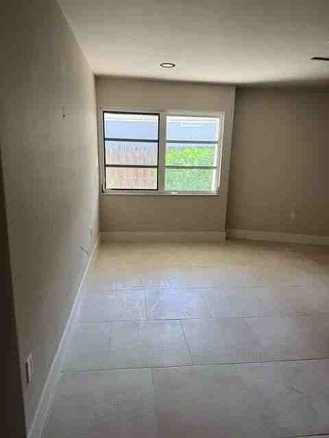 1st image of 4839 Primrose Path