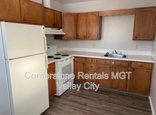 827 3rd St SW, Valley City, ND 58072