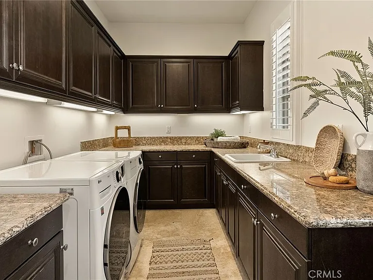 10727 W Stallion Ranch Rd — Photo 24