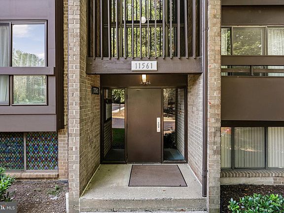 2nd image of 11561 Rolling Green Ct Unit 13/201C