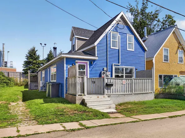 76 Beach St, Charlottetown, PE C1A 5G5