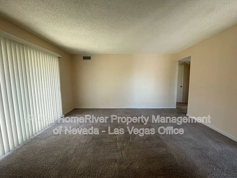 2 bed, 1.0 bath, 1100 sqft, $1,000 — Photo 1