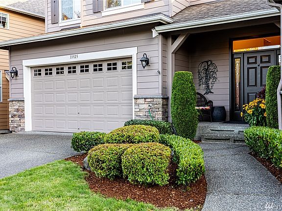 3rd image of 33925 SE Salal St