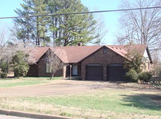 208 Harding Rd, Paris, TN 38242