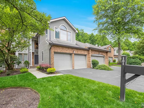 101 Lakeview Dr #101, Westwood, NJ 07675