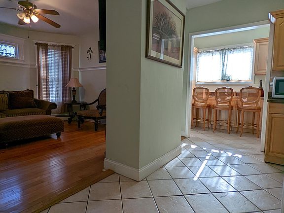 3rd image of 286 Franklin St Floor 1