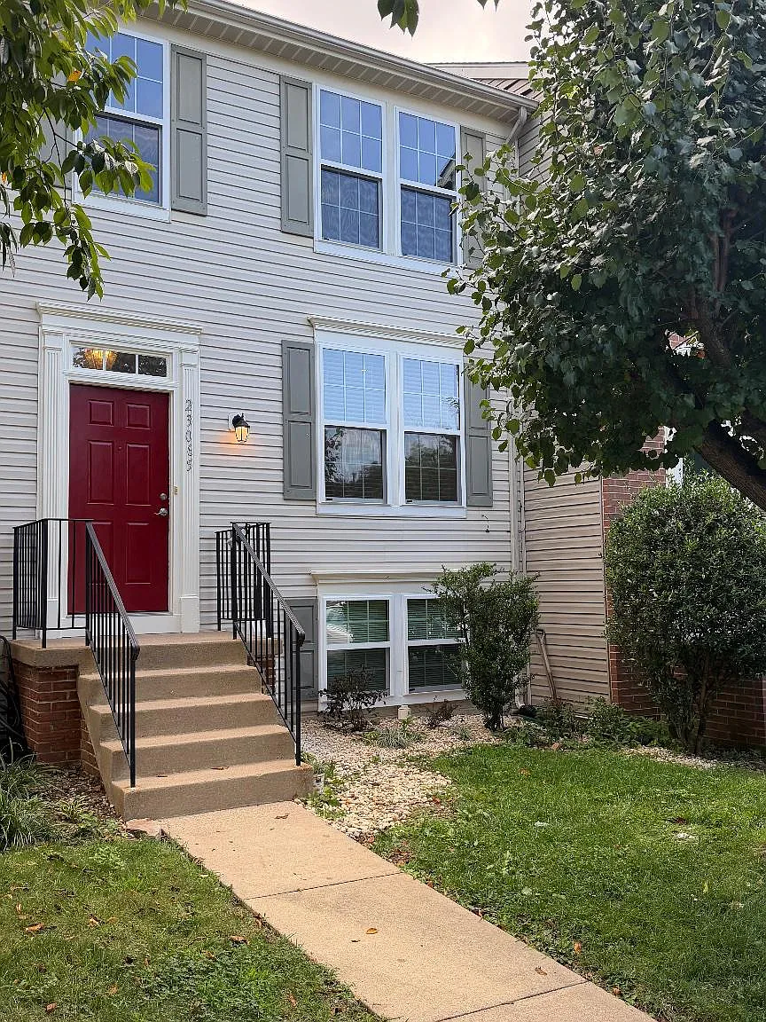 4 bed, 3.5 bath, 1640 sqft, $2,800 — Photo 2