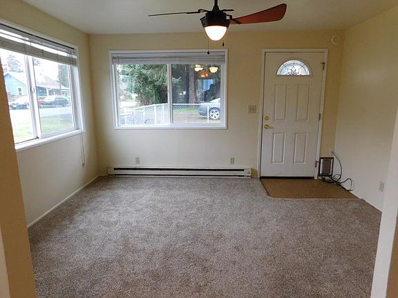 3rd image of 590 Mary Neal Ln