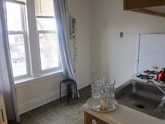 Rented by BuySell Real Estate Inc | media 30