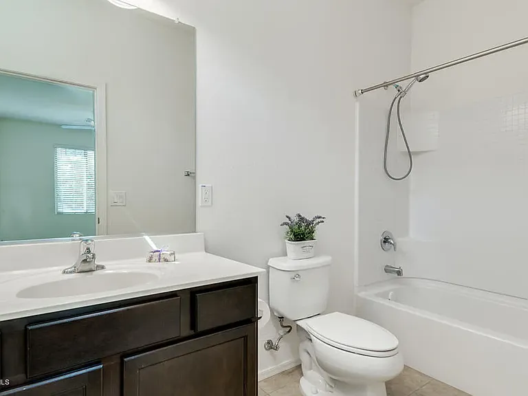 2nd (smaller) Master Bathroom
