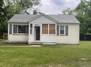 35371 Farragut Ave, Westland, MI 48186