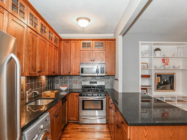 3010 Wisconsin Ave NW #104 — Photo 9