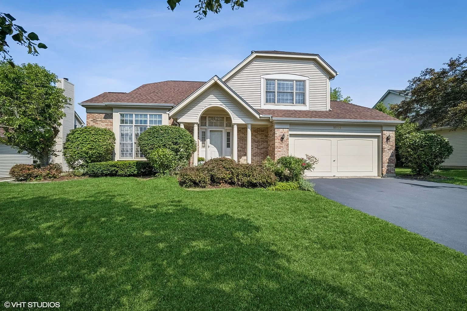 1139 Oxford Ln photo 1