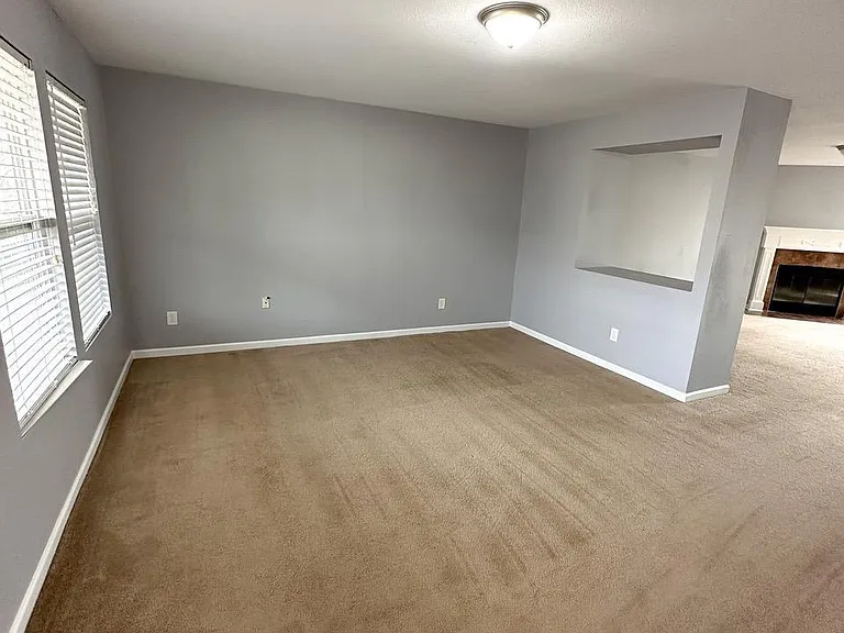 122 Vancouver Rd — Photo 3