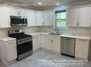 189 Logee St APT 1L, Woonsocket, RI 02895