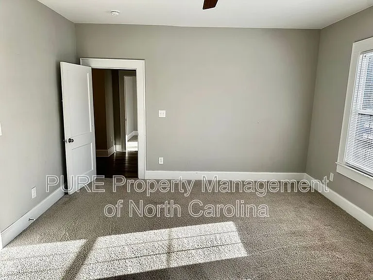708 Union St S — Photo 24