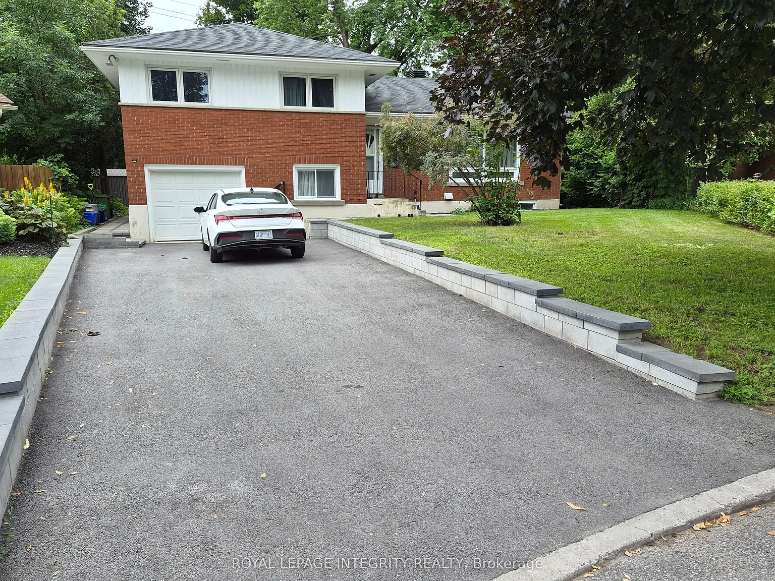 4 bed, $2,600 — Photo 1