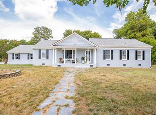 10380 Ashburn Rd, North Chesterfield, VA 23235
