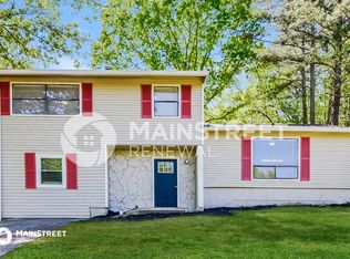 6915 Smoke Ridge Dr, Fairburn, GA 30213