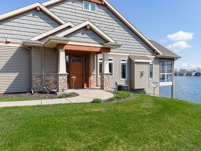 1351 Prairie Lake Cir Unit 1, Neenah, WI, 54956