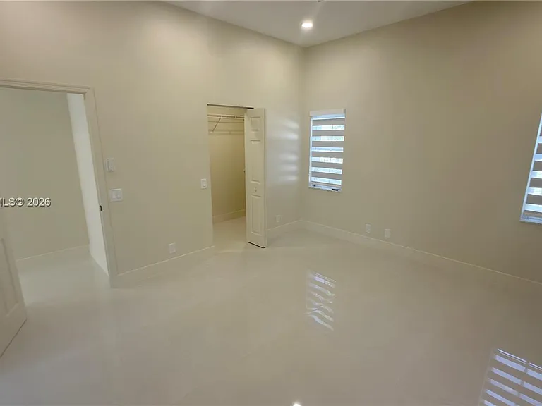 692 Maplewood Ct — Photo 11