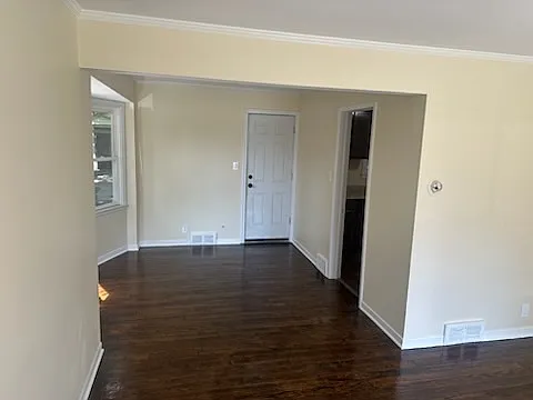 11017 Nottingham Rd — Photo 2