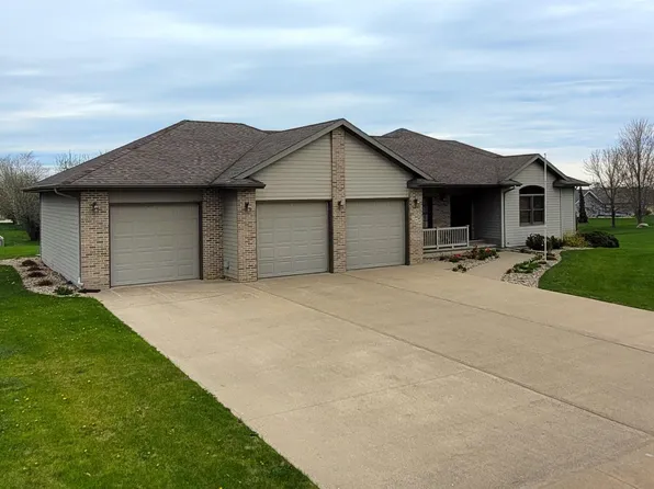 540 14th St SE, Sioux Center, IA 51250