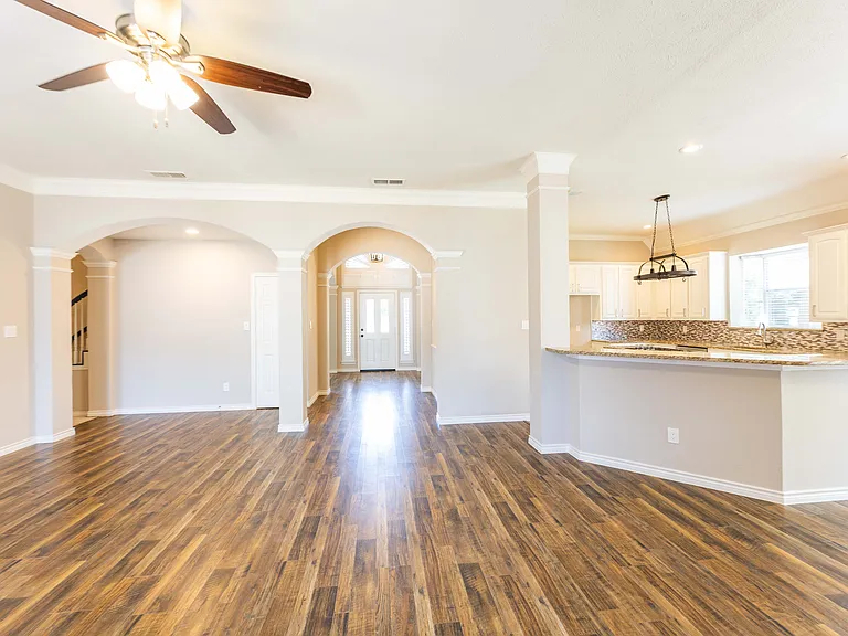 3015 Oak Dr — Photo 6