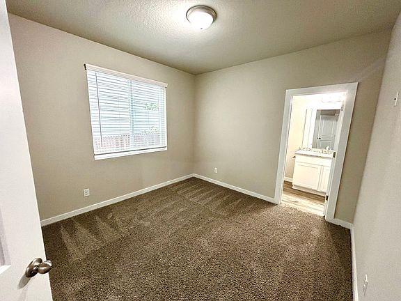 4th image of 21414 Sir Walter Ln