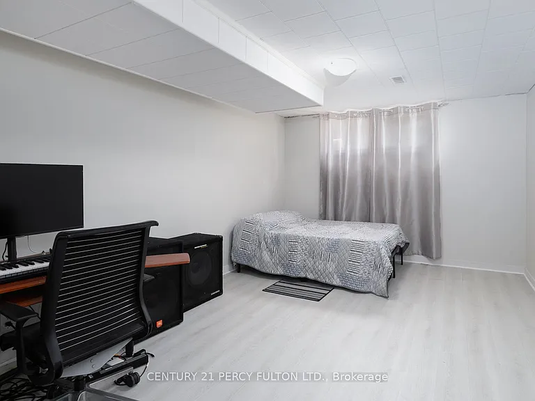 12 Northwood Cres — Photo 16